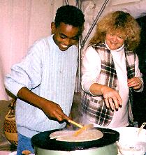 ... je t'apprends les cr&ecirc;pes / Ren&eacute;e et Split (� Fran&ccedil;oise Morizur)